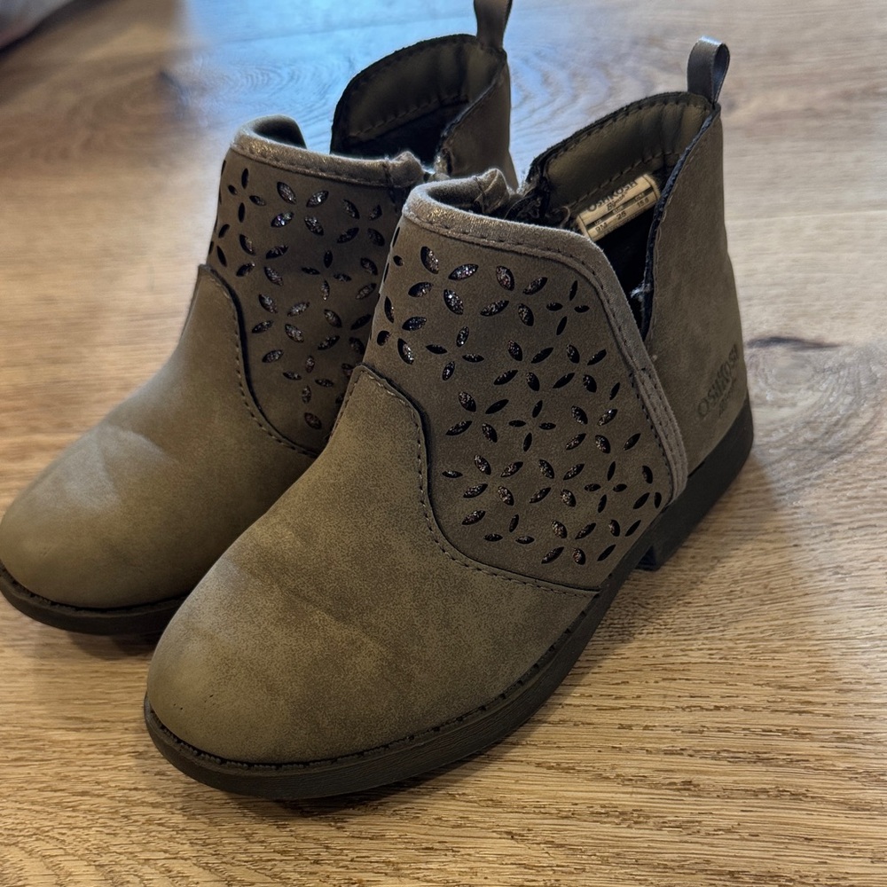 OshKosh B'gosh Kids Olive Boots